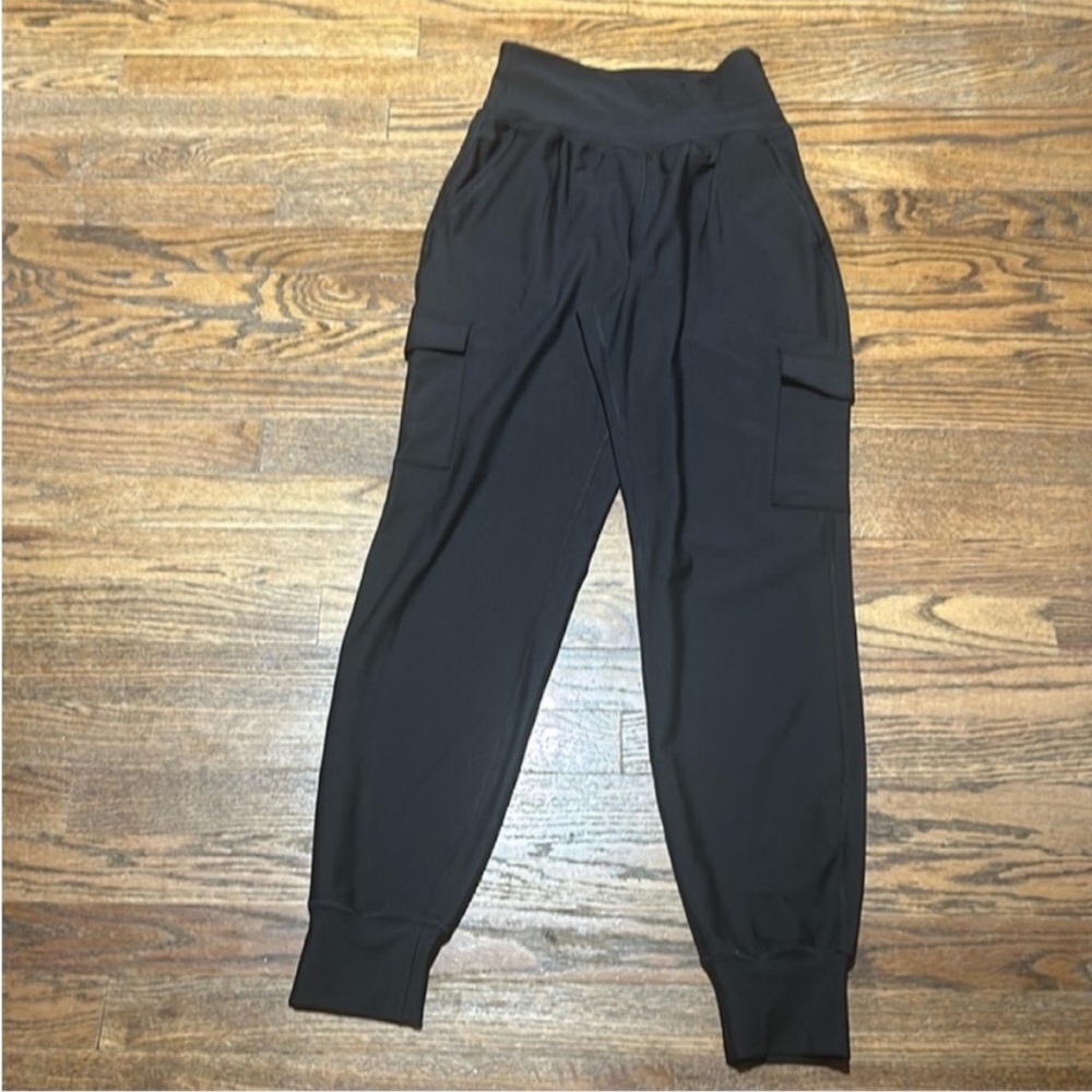 New - pockets, Jogger Pants
Sleek classic - Picture 1 of 2